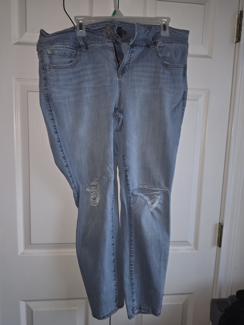 torrid Light Blue Jeggins Jeans with Knee Distress